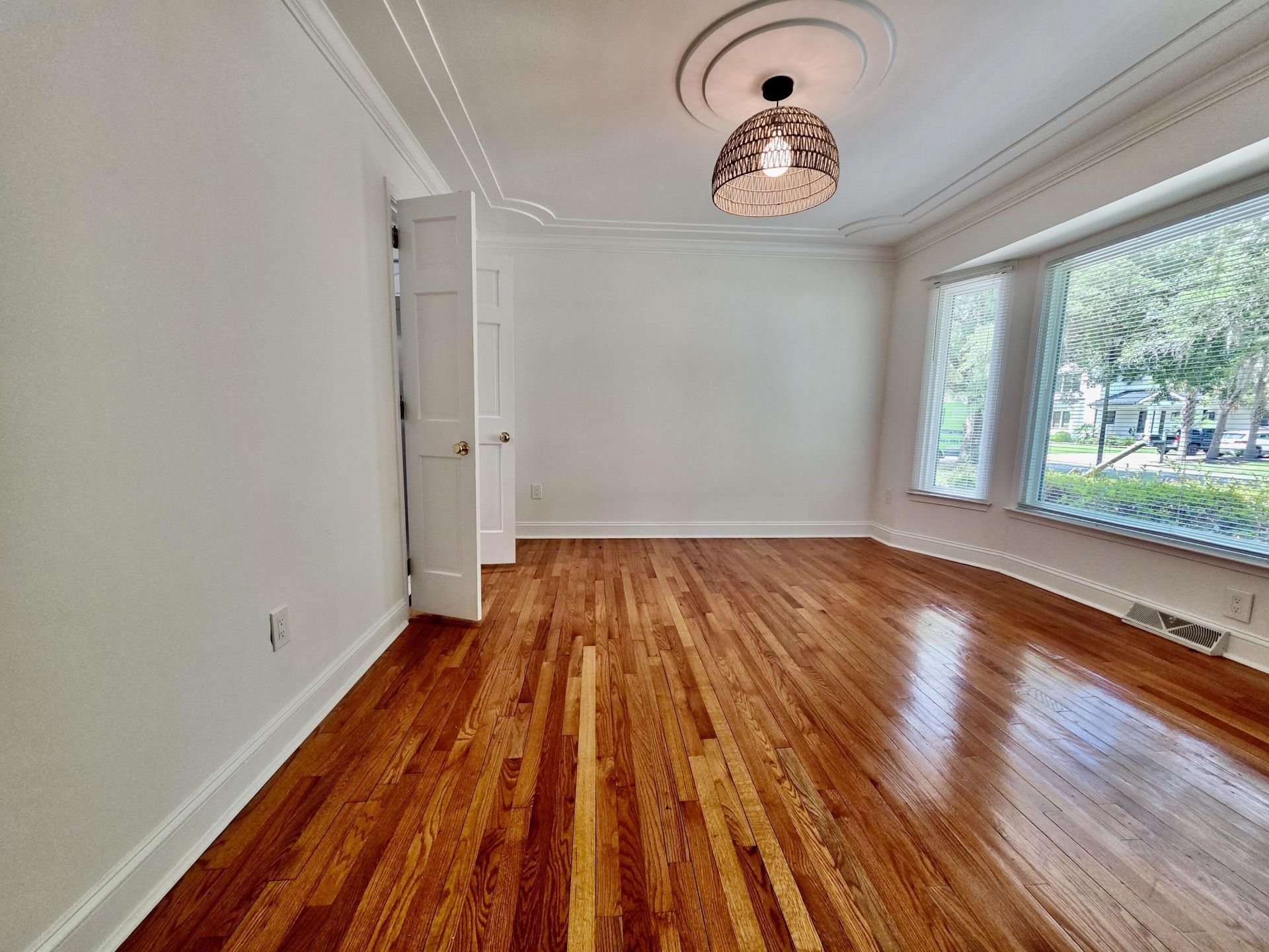 1003 Law Lane Photo 11