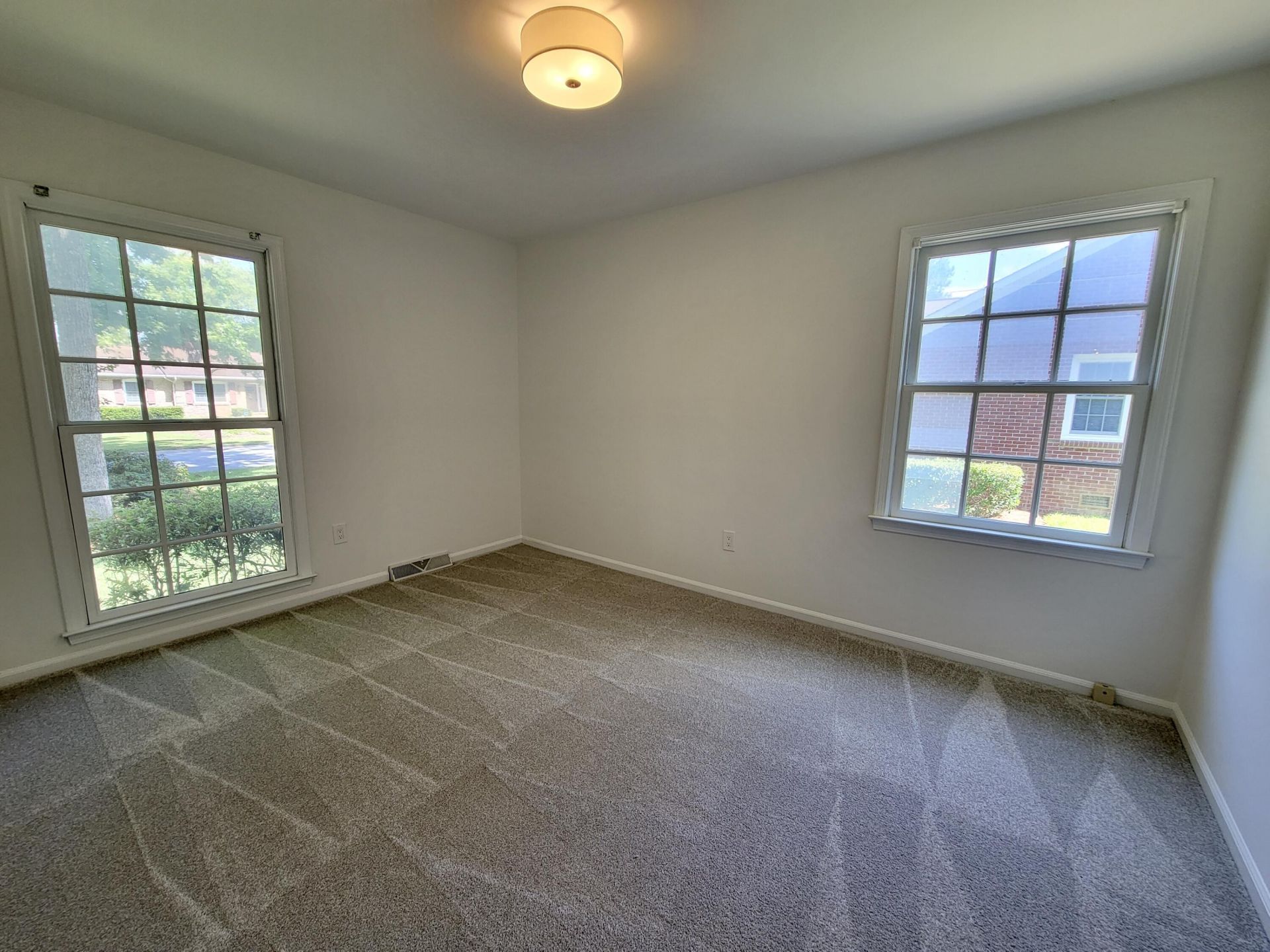 1003 Law Lane Photo 19
