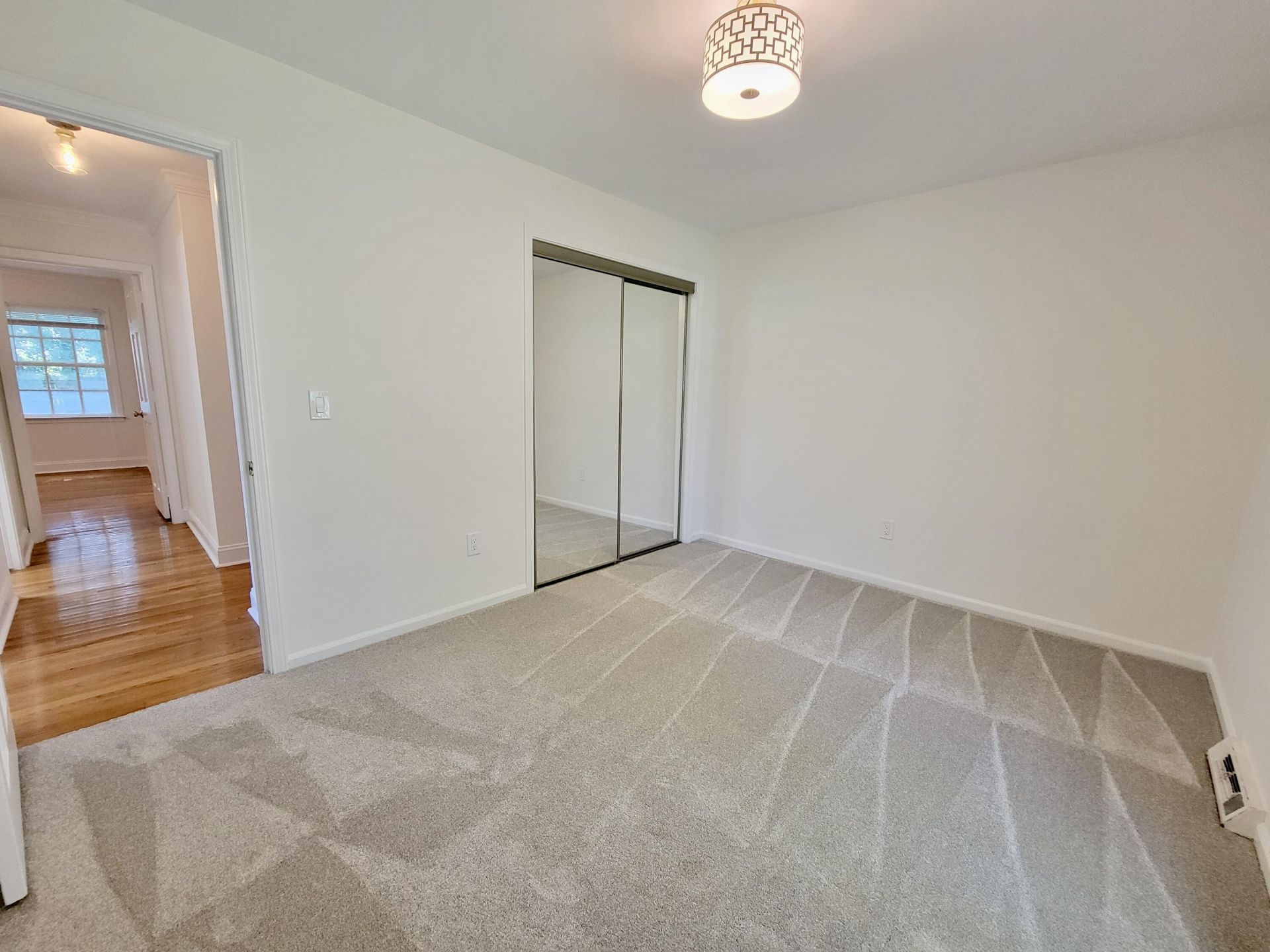1003 Law Lane Photo 20