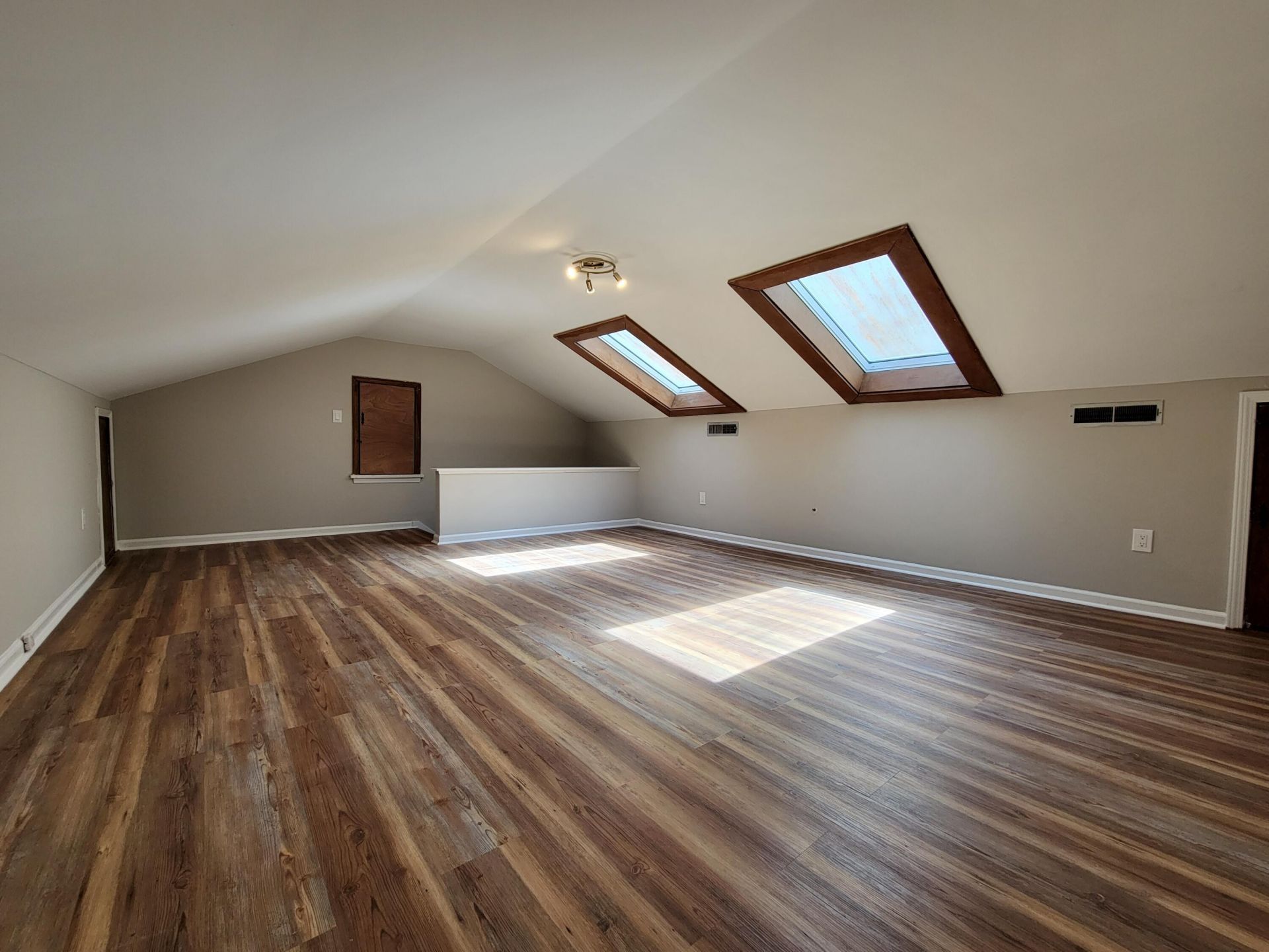 1003 Law Lane Photo 23