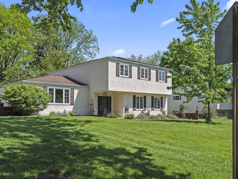 972 Thomas Lane, Columbus, OH 43220 Photo 1