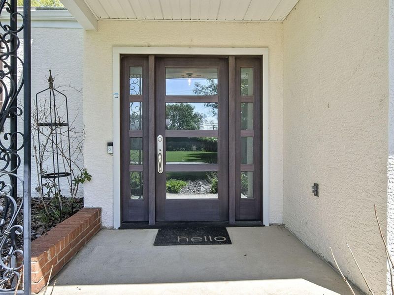 972 Thomas Lane, Columbus, OH 43220 Photo 3