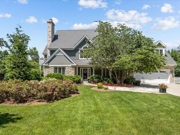 1100 Studio Lane, Riverwoods, IL 60015