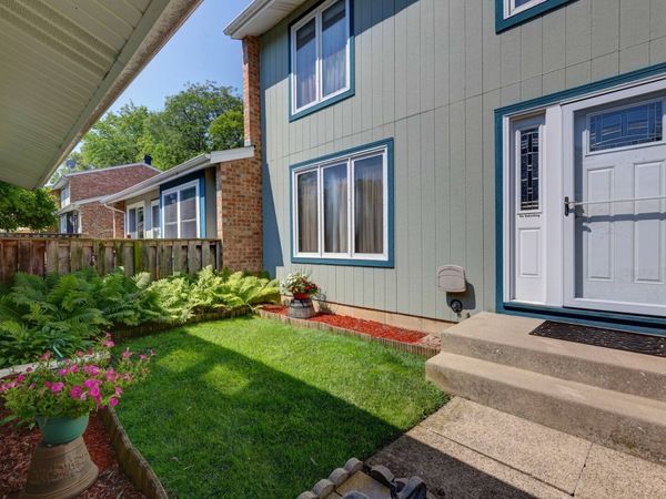 330 Elmwood Lane, Bloomingdale, IL 60108
