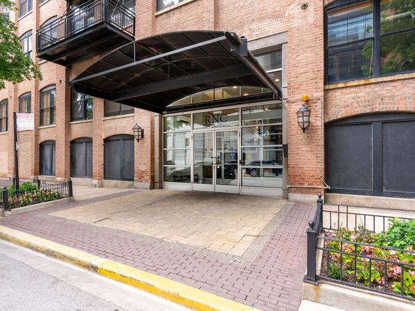 520 W Huron Street , Unit 504, Chicago, IL 60654