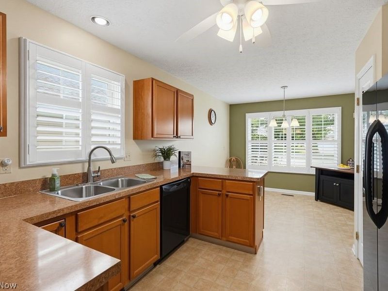 16821 Hinsdale Court, Middleburg Heights, OH 44130 Photo 12