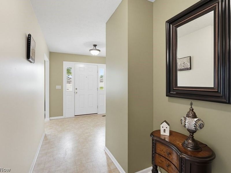 16821 Hinsdale Court, Middleburg Heights, OH 44130 Photo 4