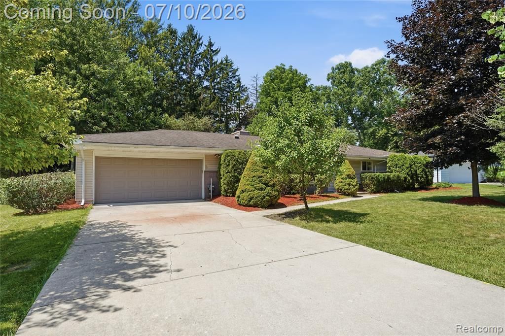 7264 S Tratham Court, West Bloomfield Township, MI 48322 Main Photo