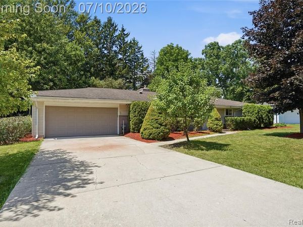 7264 S Tratham Court, West Bloomfield Twp, MI 48322