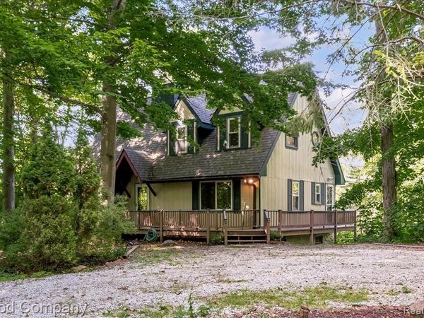 8569 Stonegate Drive, Salem Twp, MI 48168