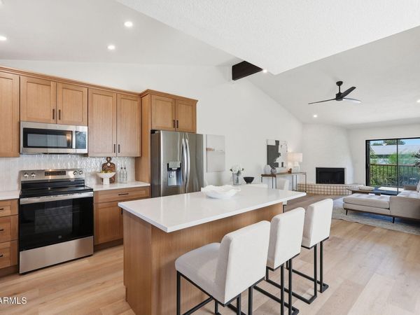 8344 N 21ST Drive, Unit I211, Phoenix, AZ 85021
