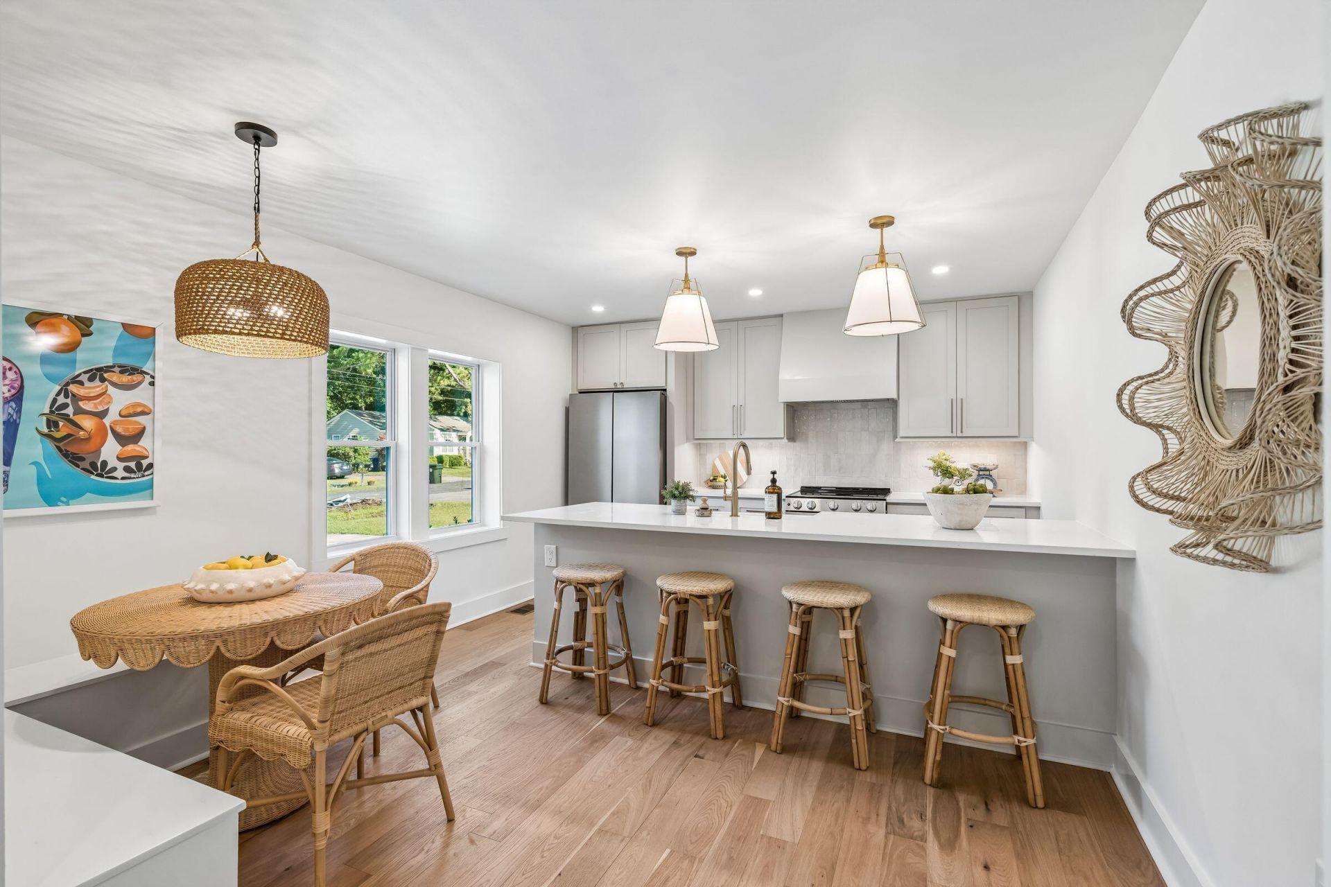 318 Lamont Road Photo 12