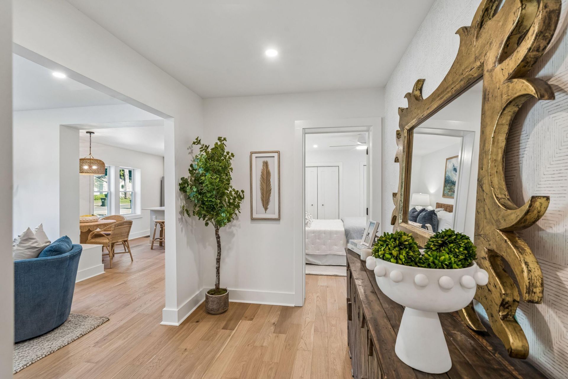 318 Lamont Road Photo 25