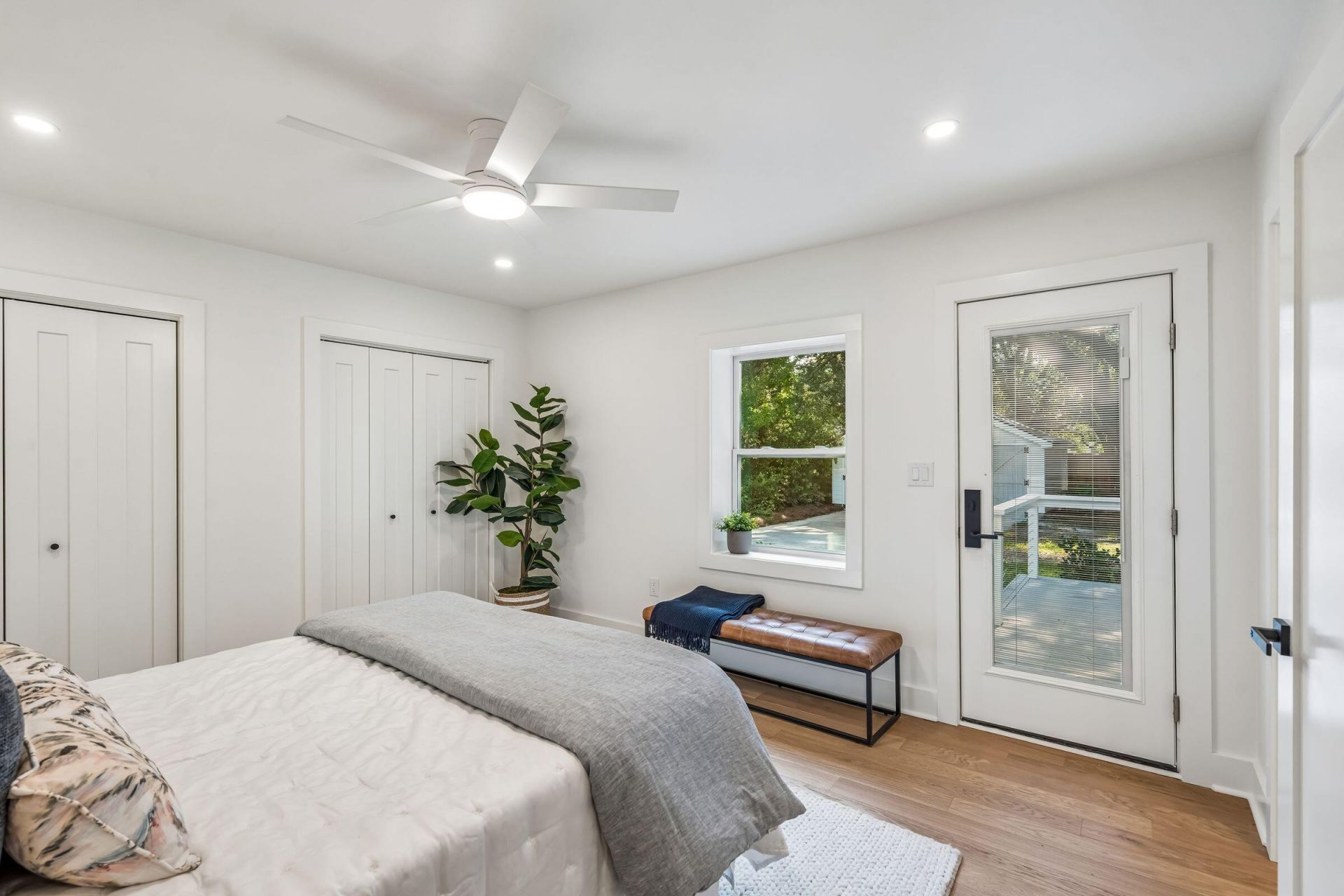 318 Lamont Road Photo 28