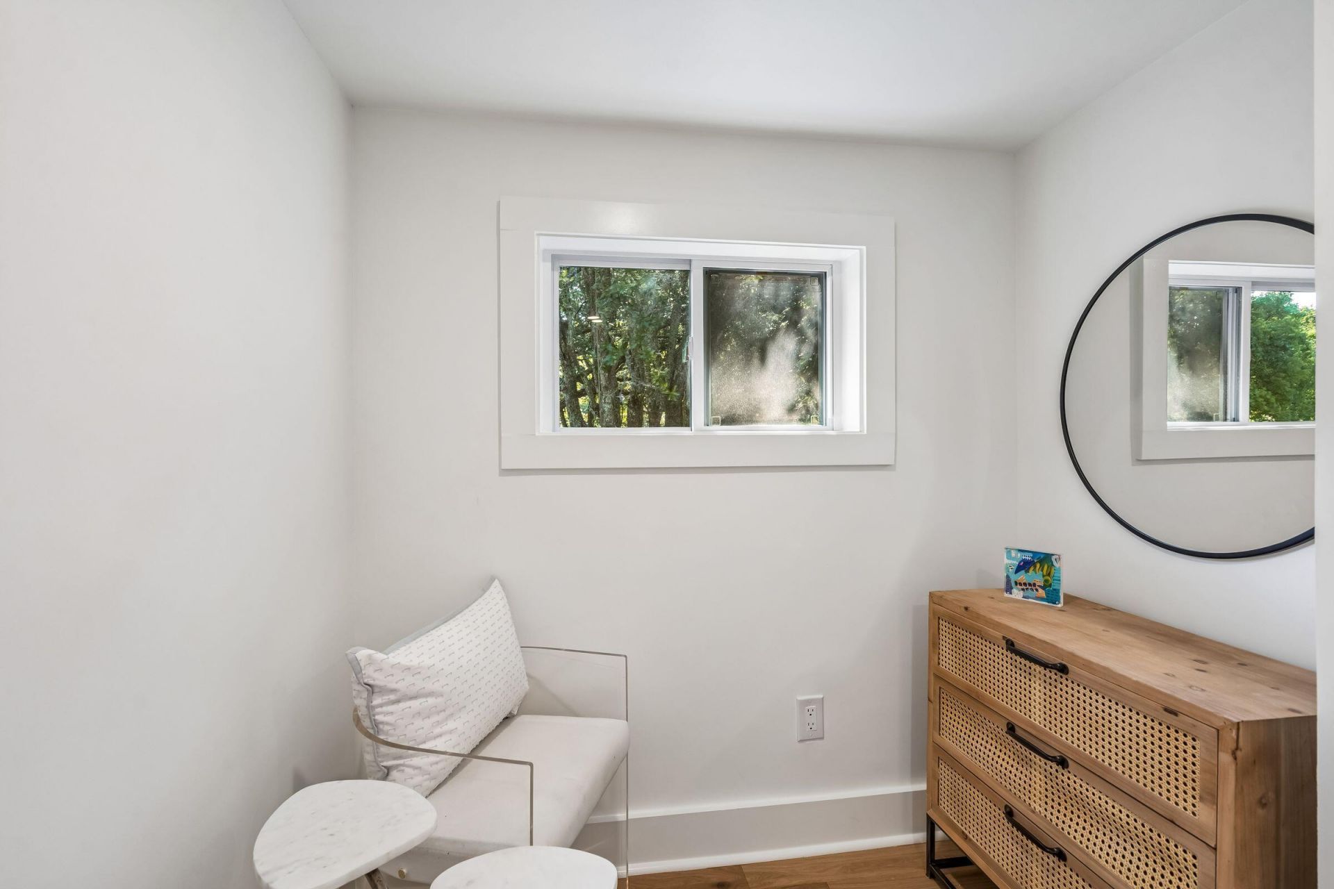 318 Lamont Road Photo 45