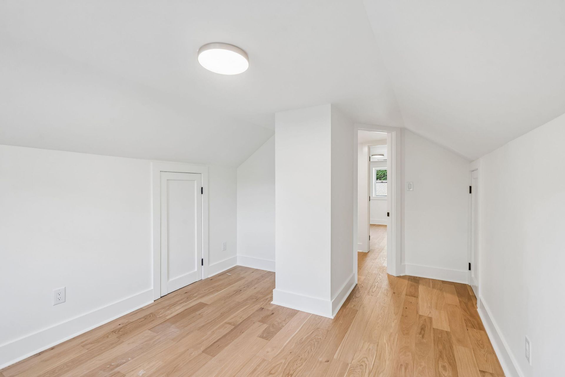 318 Lamont Road Photo 48