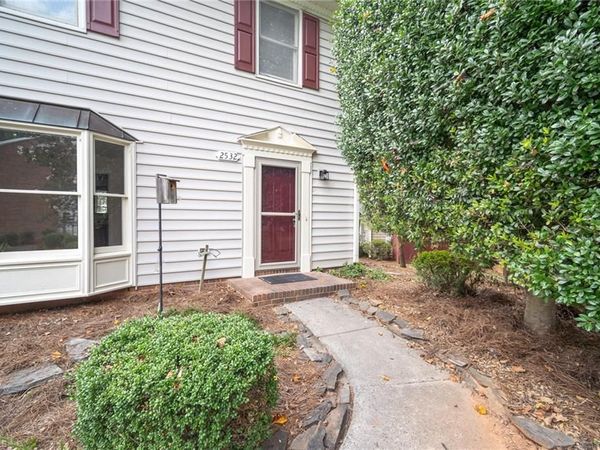 2532 Cottage Place , Greensboro, NC 27455