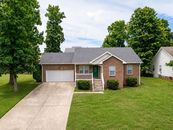 1721 Hazelwood Rd, Clarksville, TN 37042