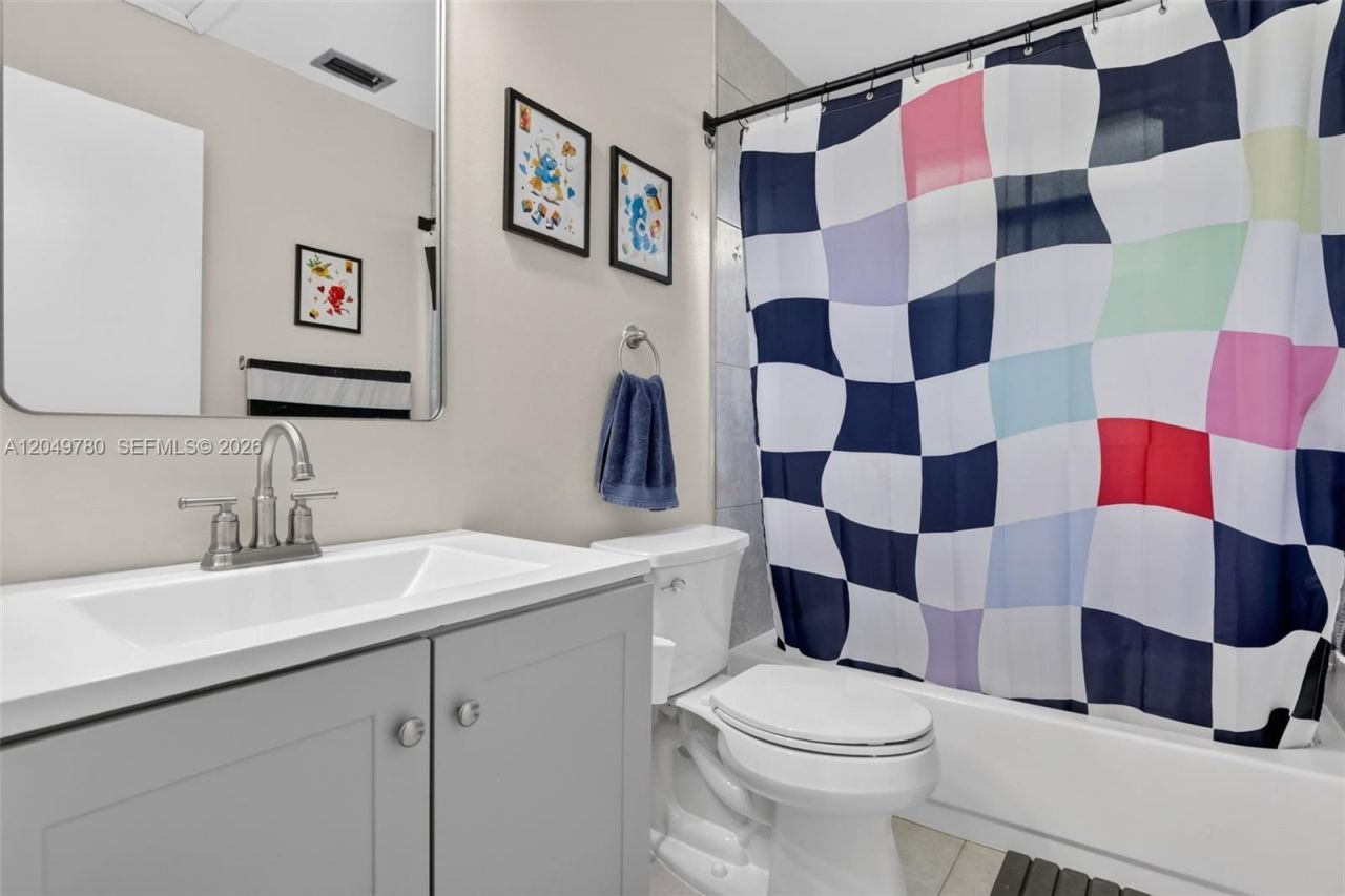 490 NW 102nd Ter, Pembroke Pines, FL 33026 Photo