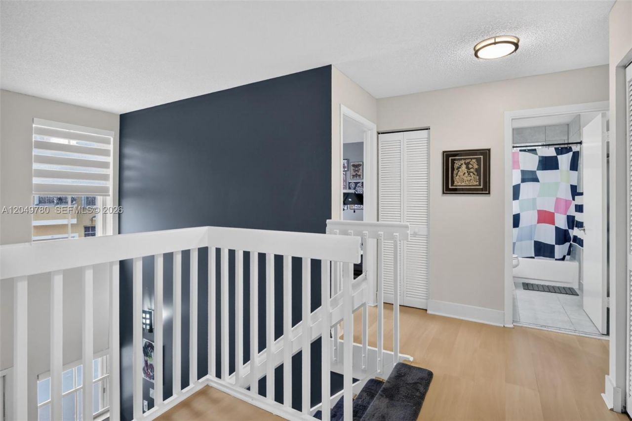 490 NW 102nd Ter, Pembroke Pines, FL 33026 Photo