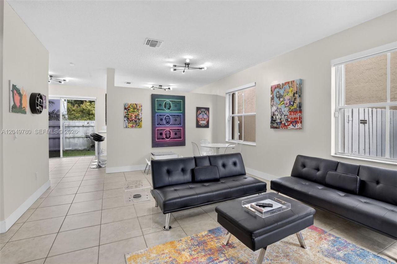 490 NW 102nd Ter, Pembroke Pines, FL 33026 Photo