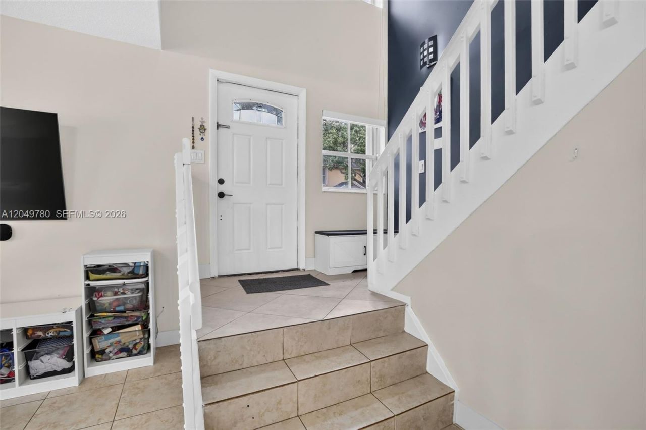 490 NW 102nd Ter, Pembroke Pines, FL 33026 Photo