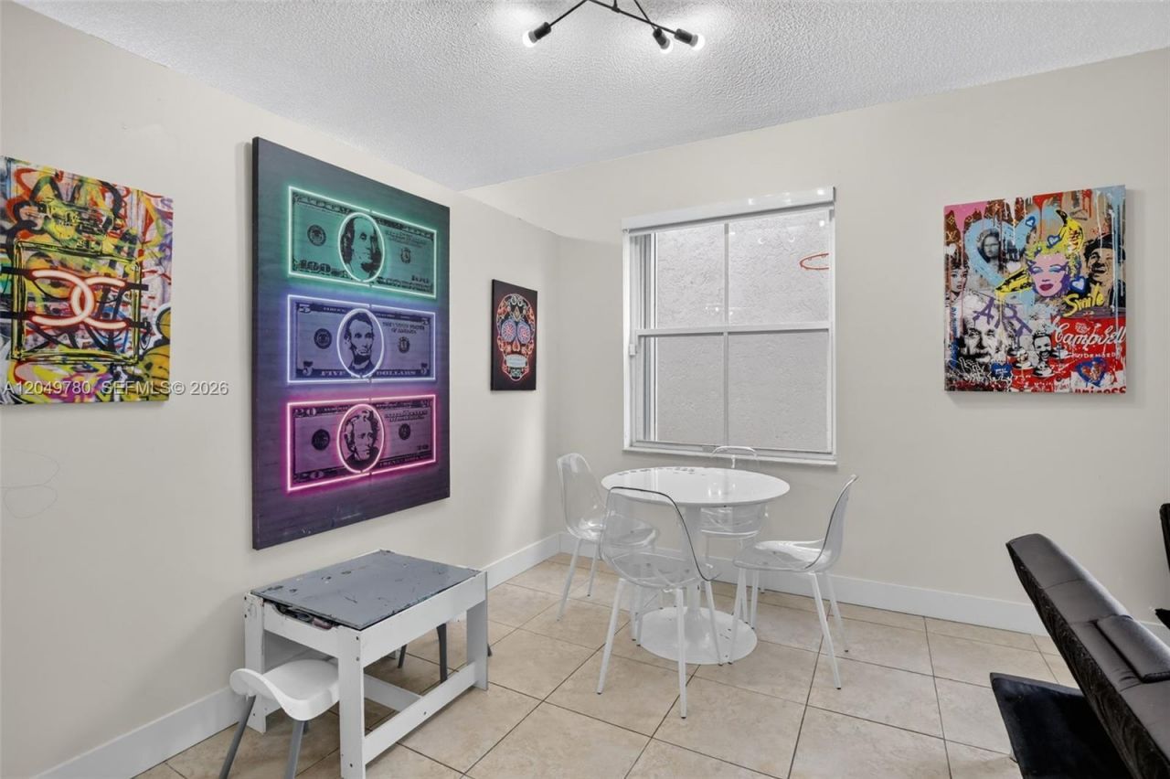490 NW 102nd Ter, Pembroke Pines, FL 33026 Photo