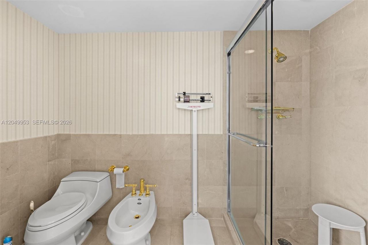 5025 Collins Ave , Unit 1707, Miami Beach, FL 33140 Photo