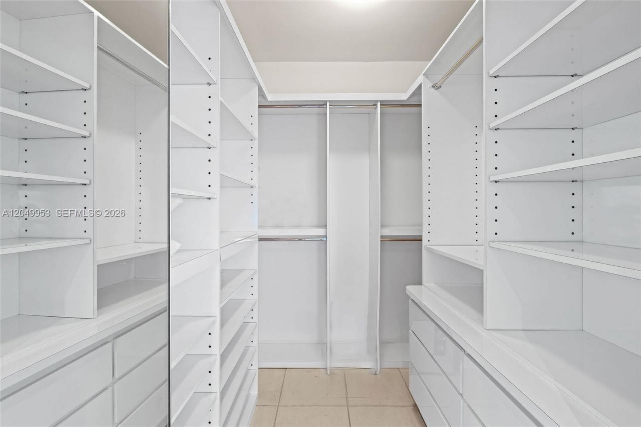 5025 Collins Ave , Unit 1707, Miami Beach, FL 33140 Photo