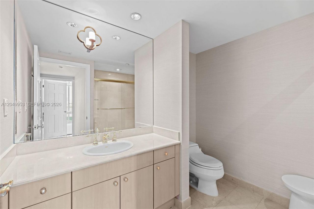 5025 Collins Ave , Unit 1707, Miami Beach, FL 33140 Photo