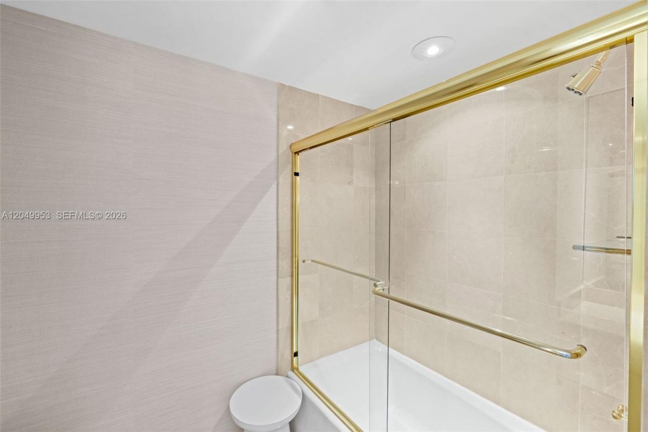 5025 Collins Ave , Unit 1707, Miami Beach, FL 33140 Photo
