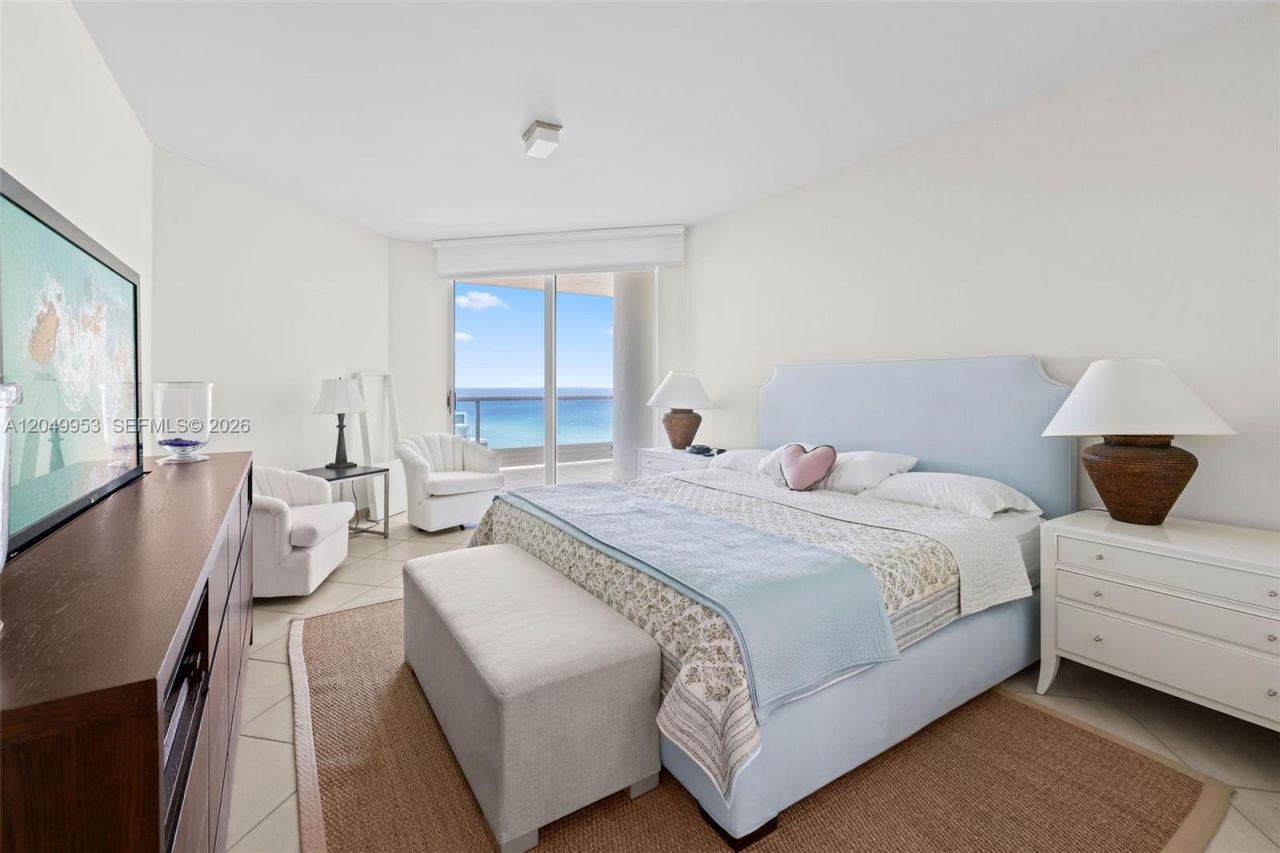 5025 Collins Ave , Unit 1707, Miami Beach, FL 33140 Photo