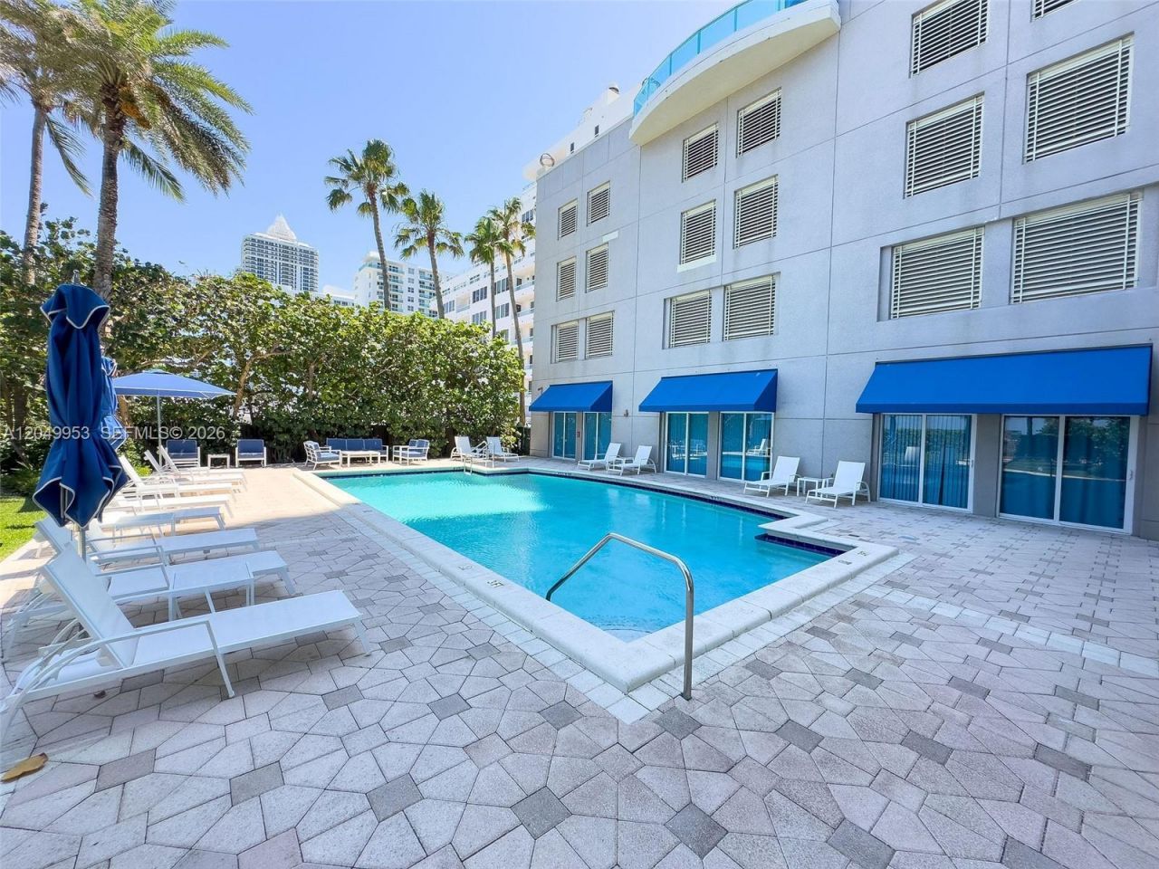 5025 Collins Ave , Unit 1707, Miami Beach, FL 33140 Photo