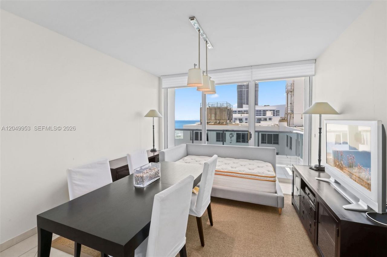 5025 Collins Ave , Unit 1707, Miami Beach, FL 33140 Photo