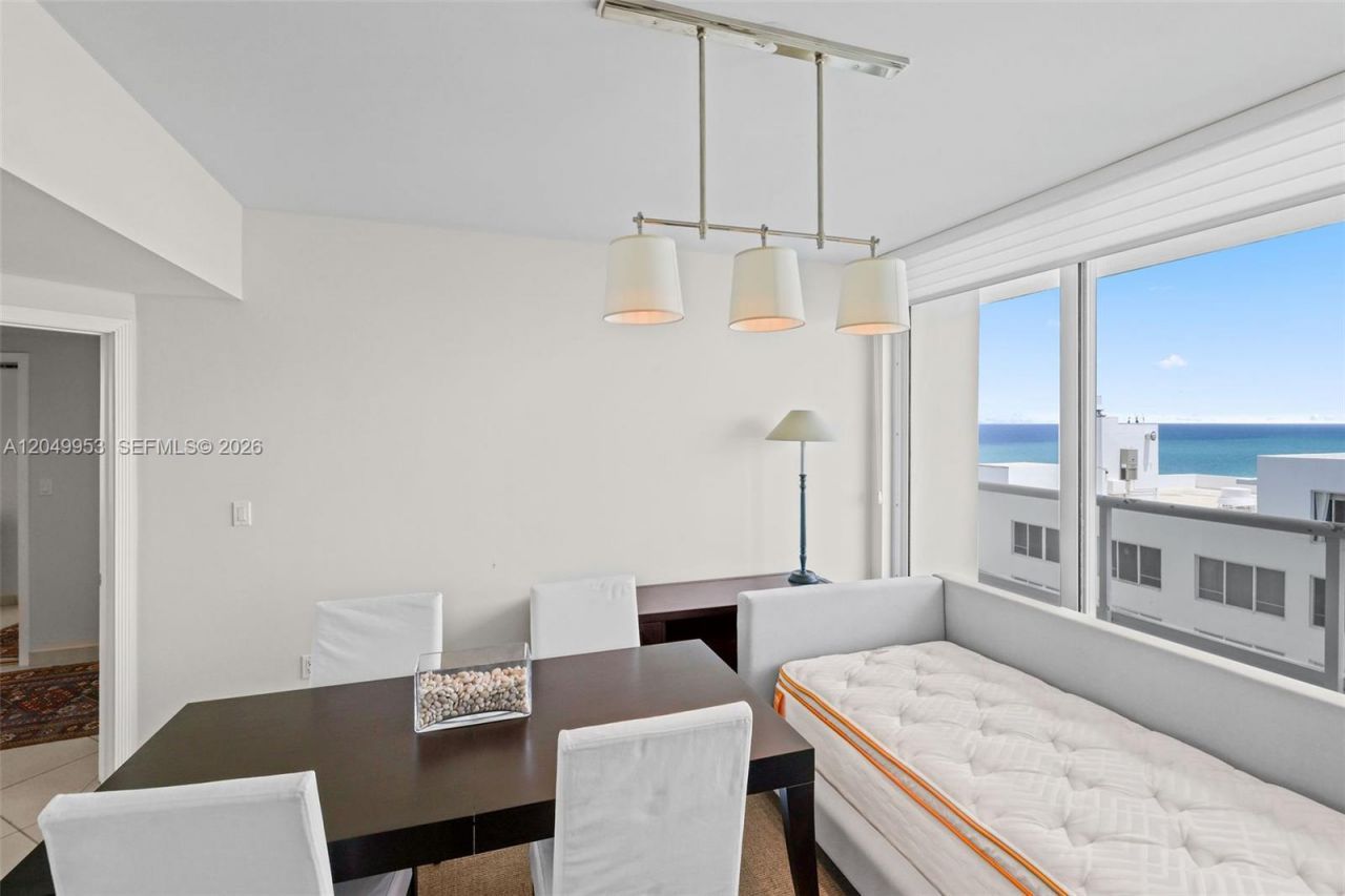 5025 Collins Ave , Unit 1707, Miami Beach, FL 33140 Photo