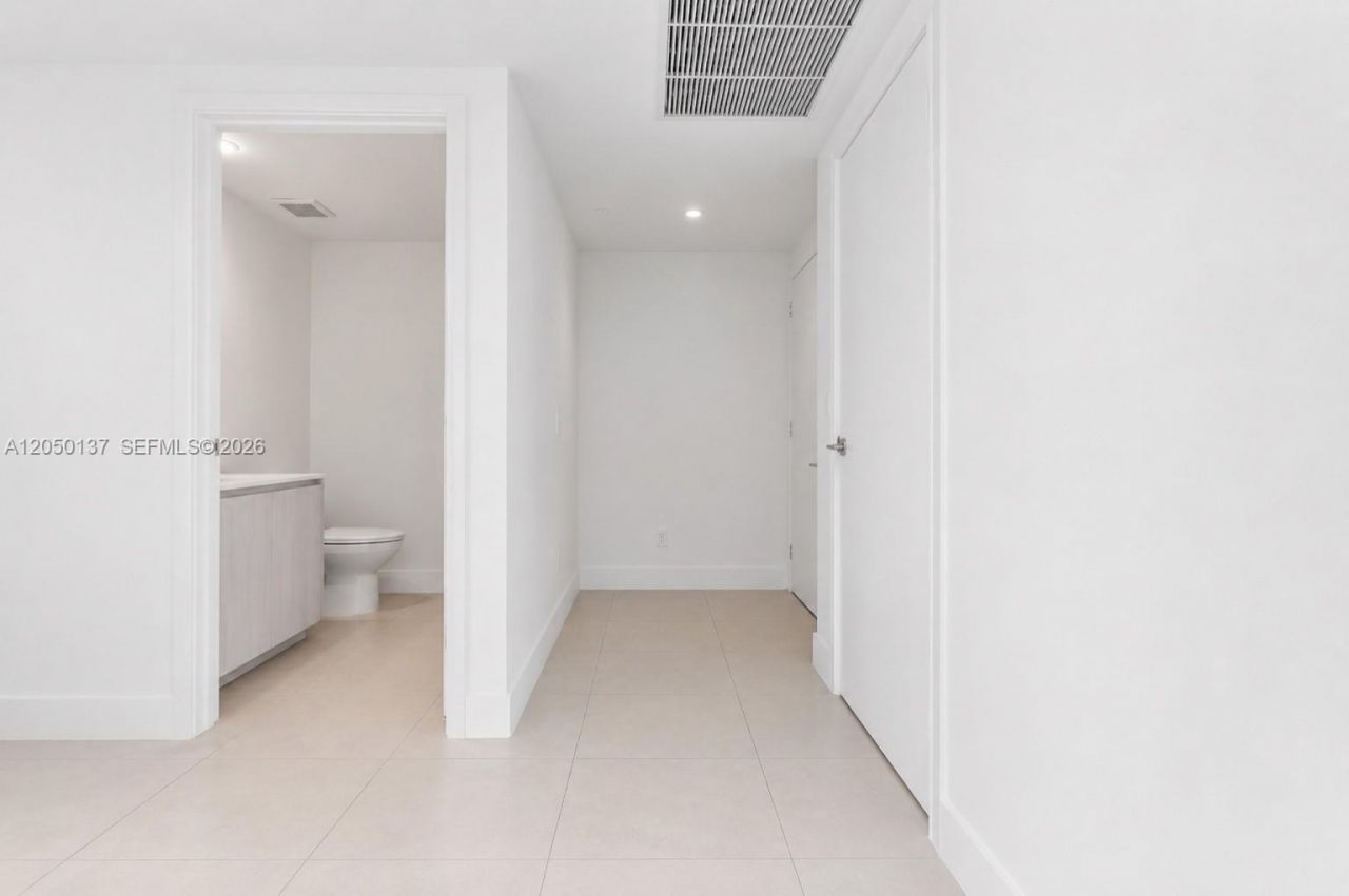 3131 NE 7th Ave, Unit 306, Miami, FL 33137 Photo
