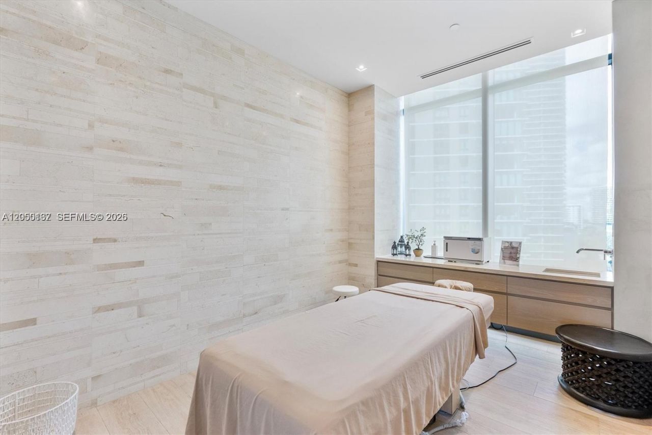 3131 NE 7th Ave, Unit 306, Miami, FL 33137 Photo