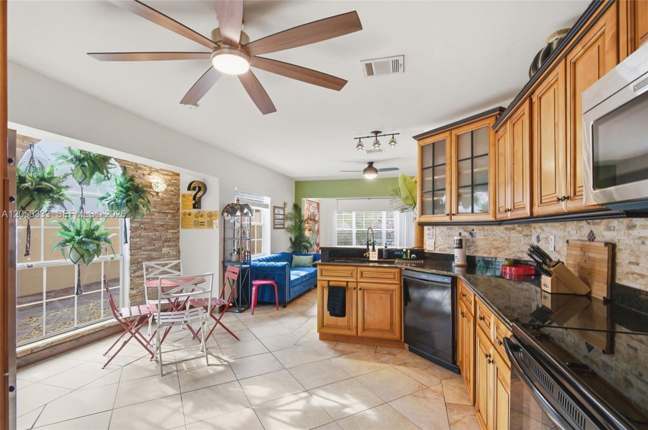 2538 Liberty St , Hollywood, FL 33020 Photo