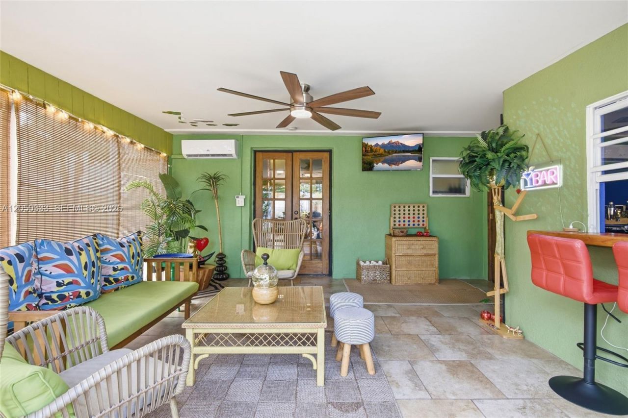 2538 Liberty St , Hollywood, FL 33020 Photo