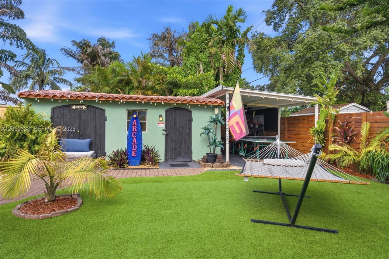 2538 Liberty St , Hollywood, FL 33020 Photo