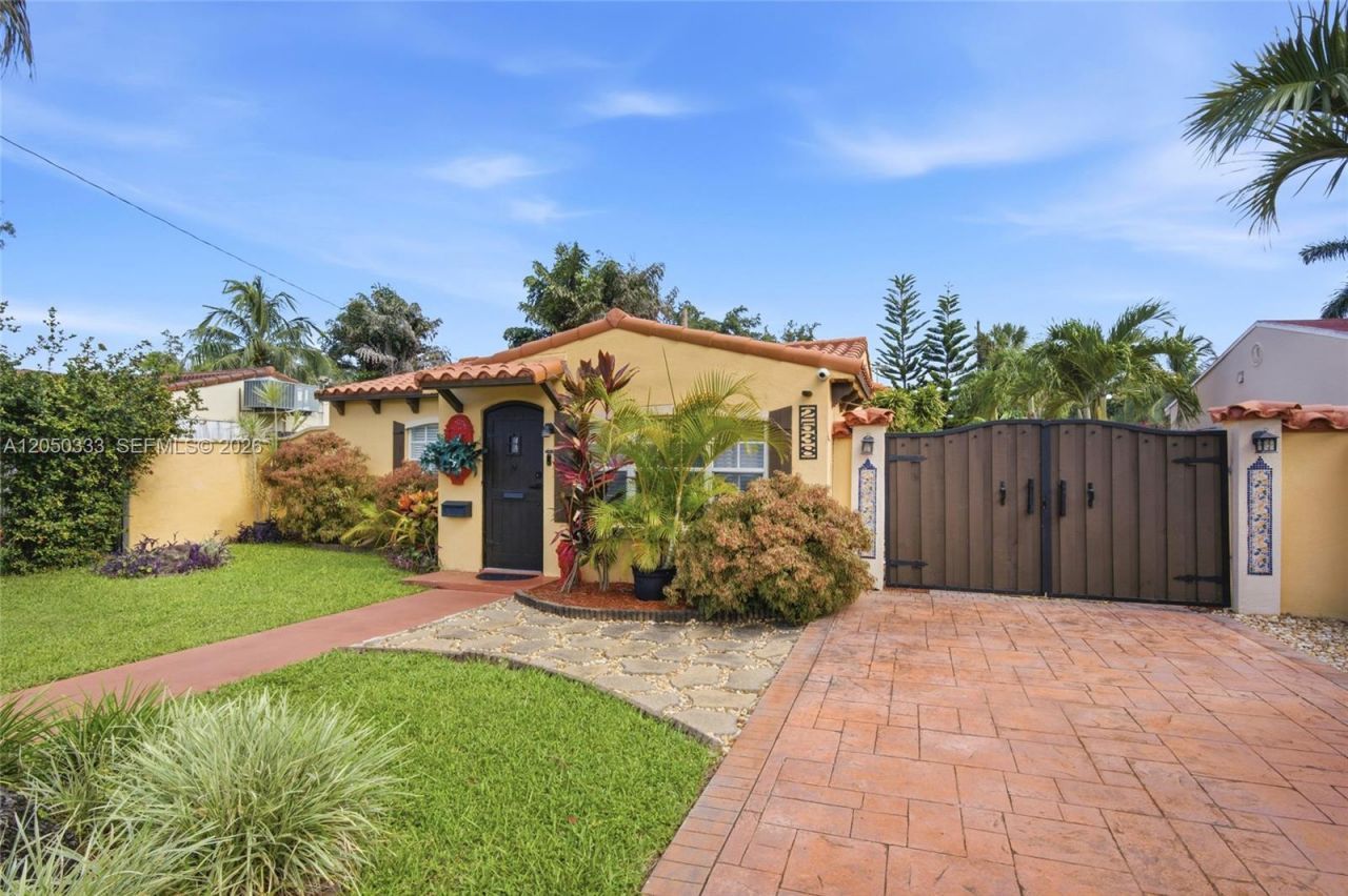 2538 Liberty St , Hollywood, FL 33020 Photo