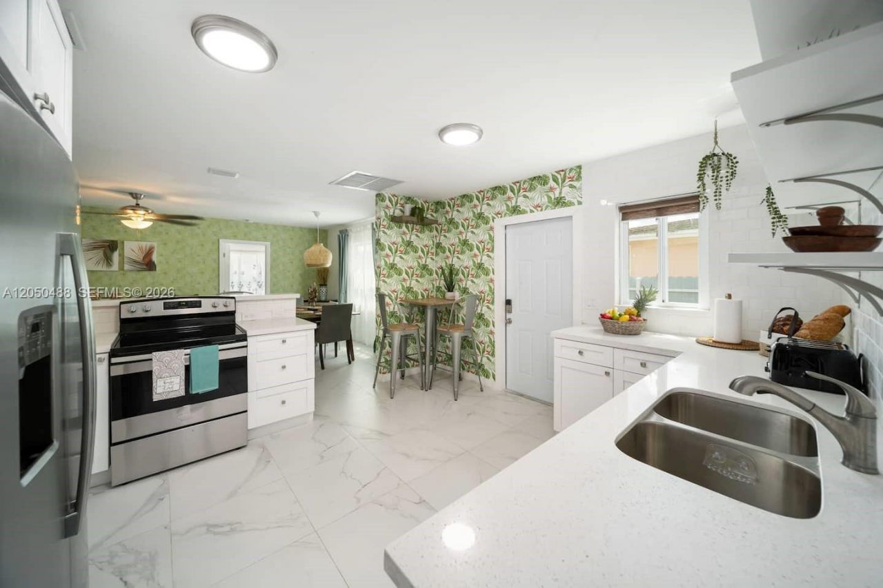 810 NW 21st Ct, Miami, FL 33125 Photo