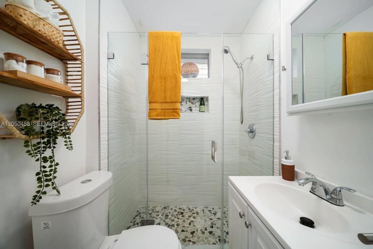 810 NW 21st Ct, Miami, FL 33125 Photo