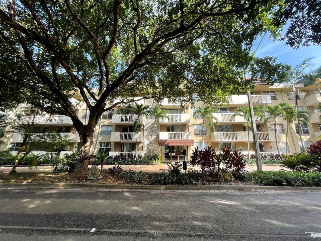 1800 Sans Souci Blvd, Unit 206, North Miami, FL 33181 Photo