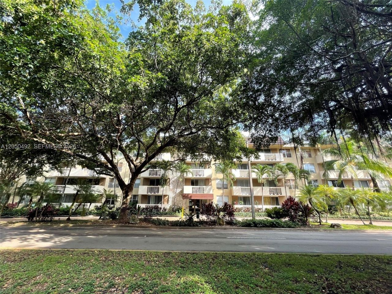 1800 Sans Souci Blvd, Unit 206, North Miami, FL 33181 Photo