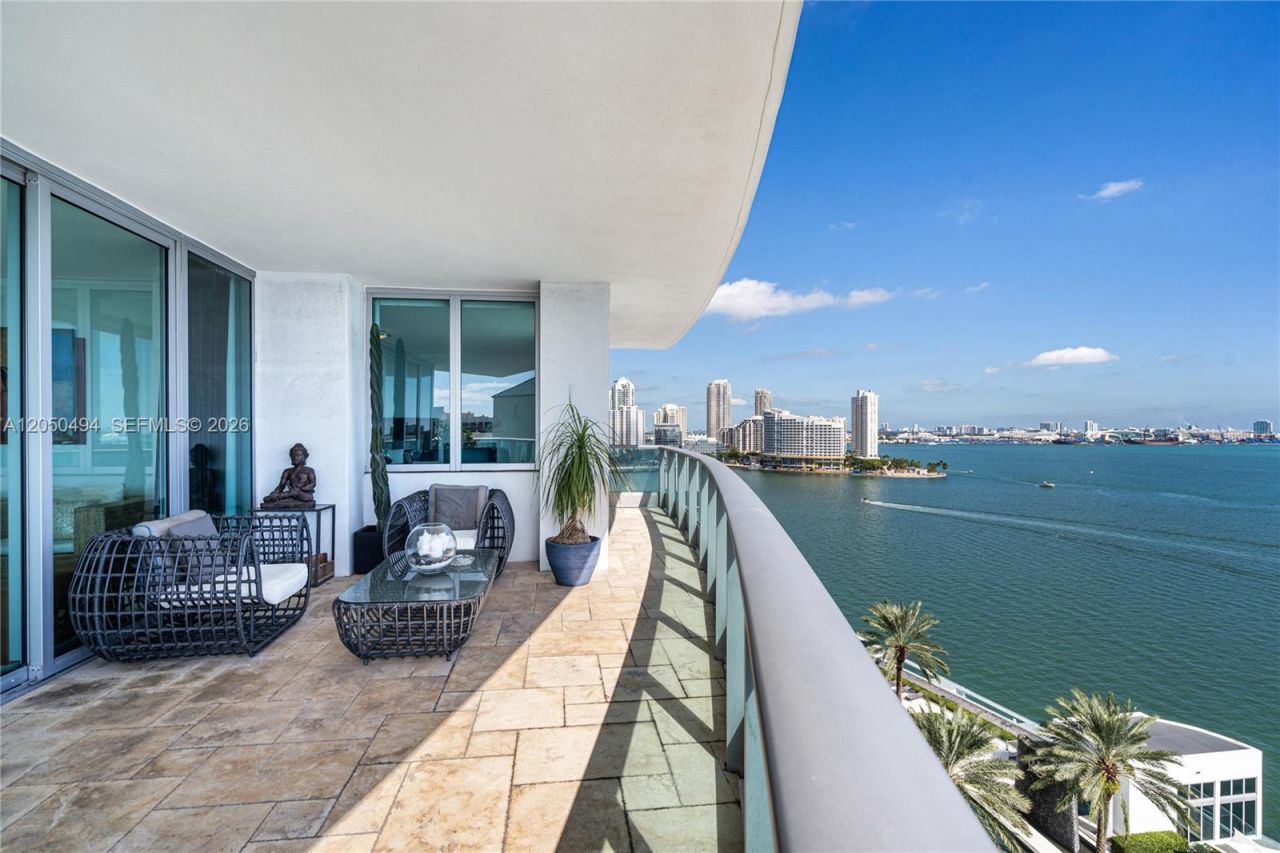 1331 Brickell Bay Dr, Unit 1611, Miami, FL 33131 Photo