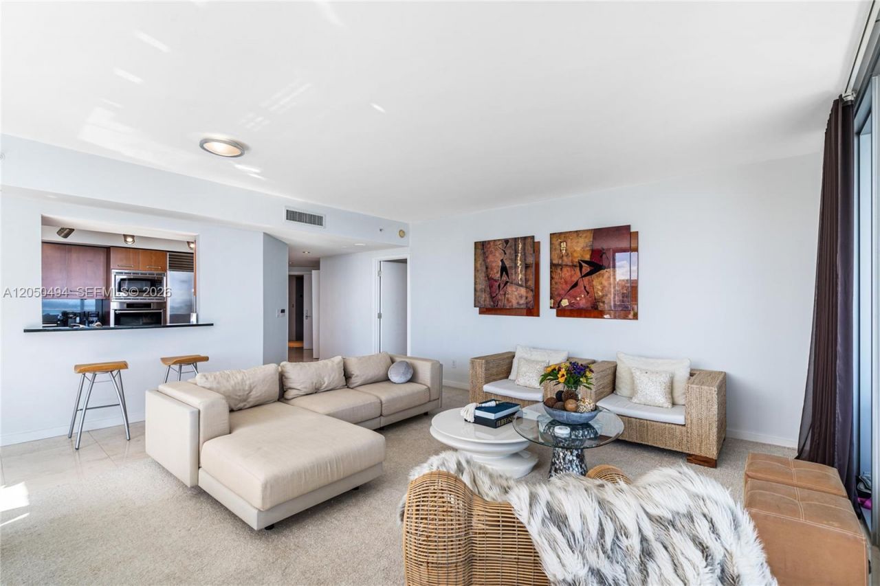 1331 Brickell Bay Dr, Unit 1611, Miami, FL 33131 Photo