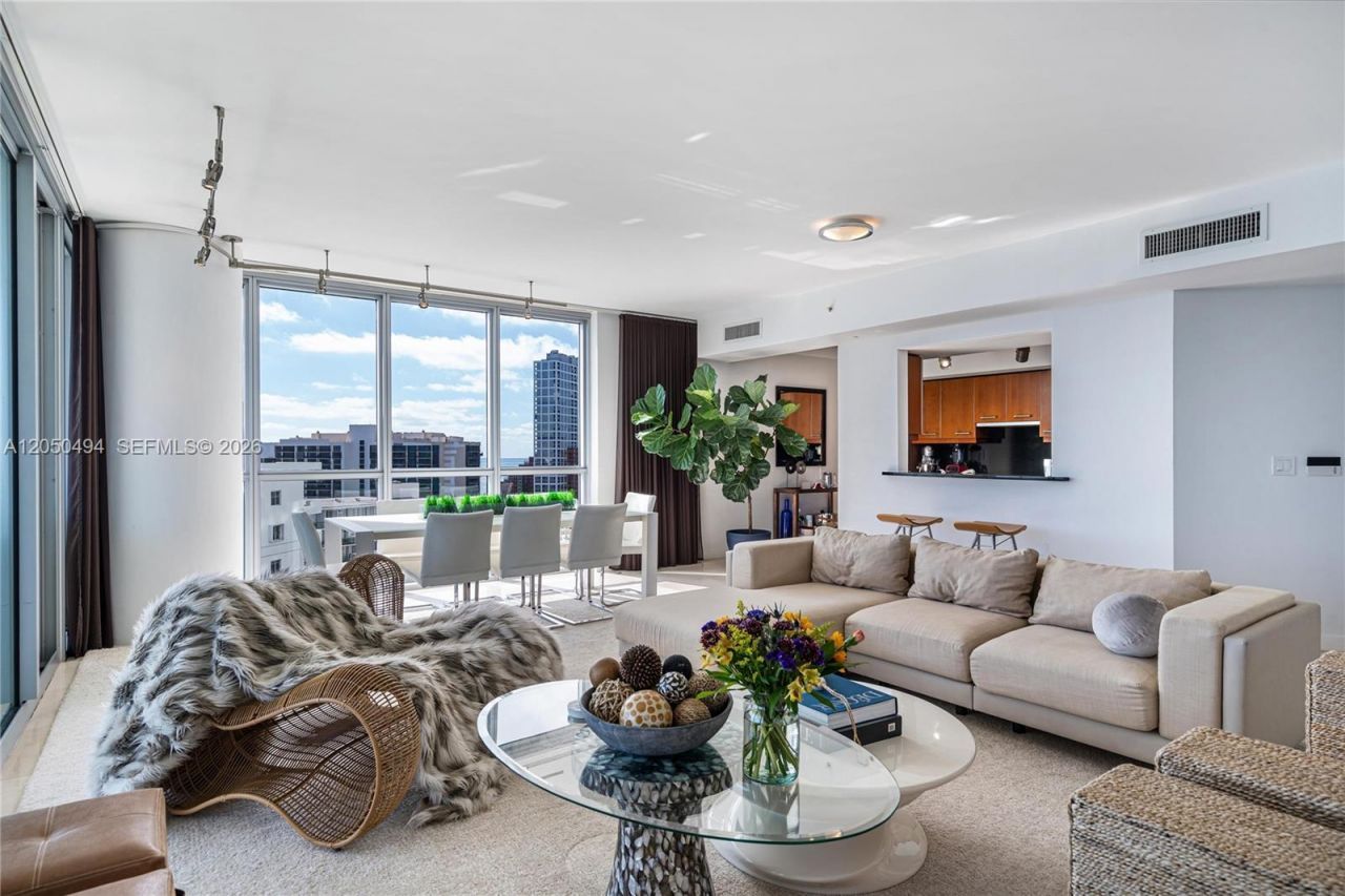 1331 Brickell Bay Dr, Unit 1611, Miami, FL 33131 Photo