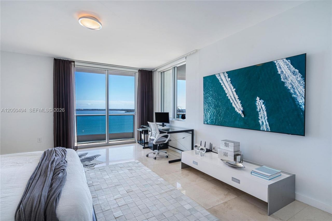 1331 Brickell Bay Dr, Unit 1611, Miami, FL 33131 Photo