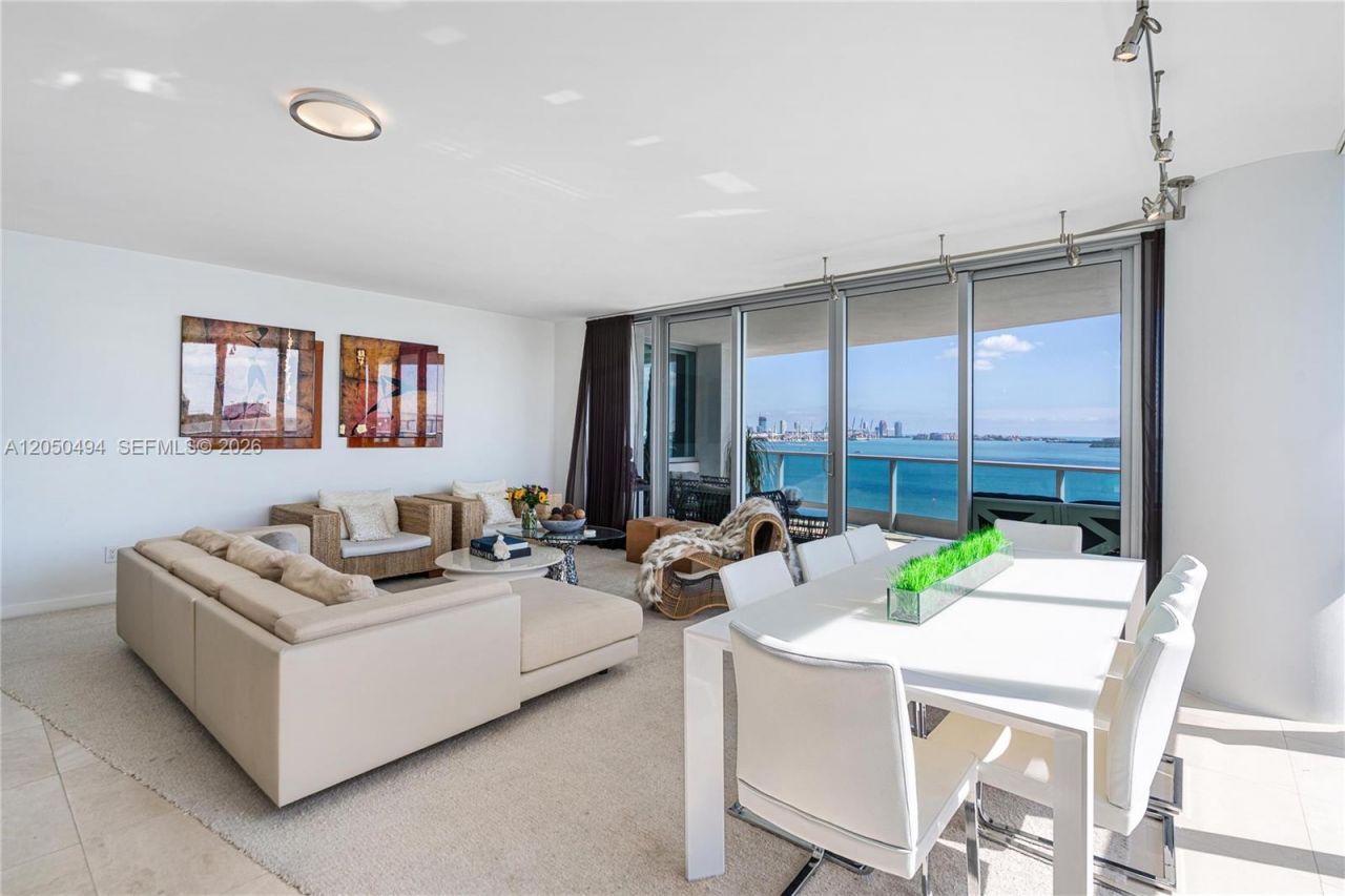1331 Brickell Bay Dr, Unit 1611, Miami, FL 33131 Photo